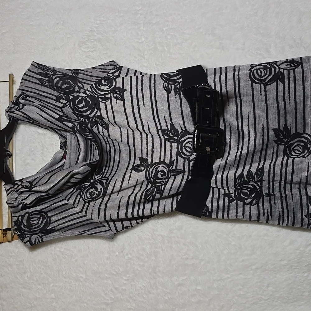HeartSoul Black and Gray Floral Striped Tunic